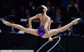 为什么内野手接球后要拍一下手套